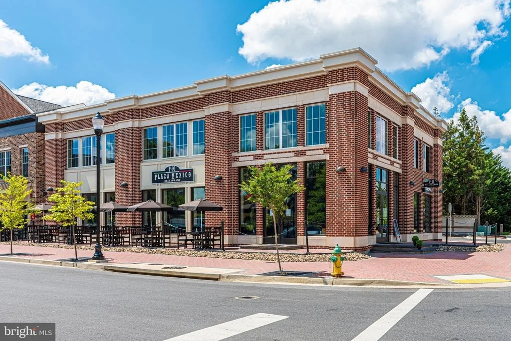 Photo of Unit 304 at 2500 WATERSIDE DRIVE