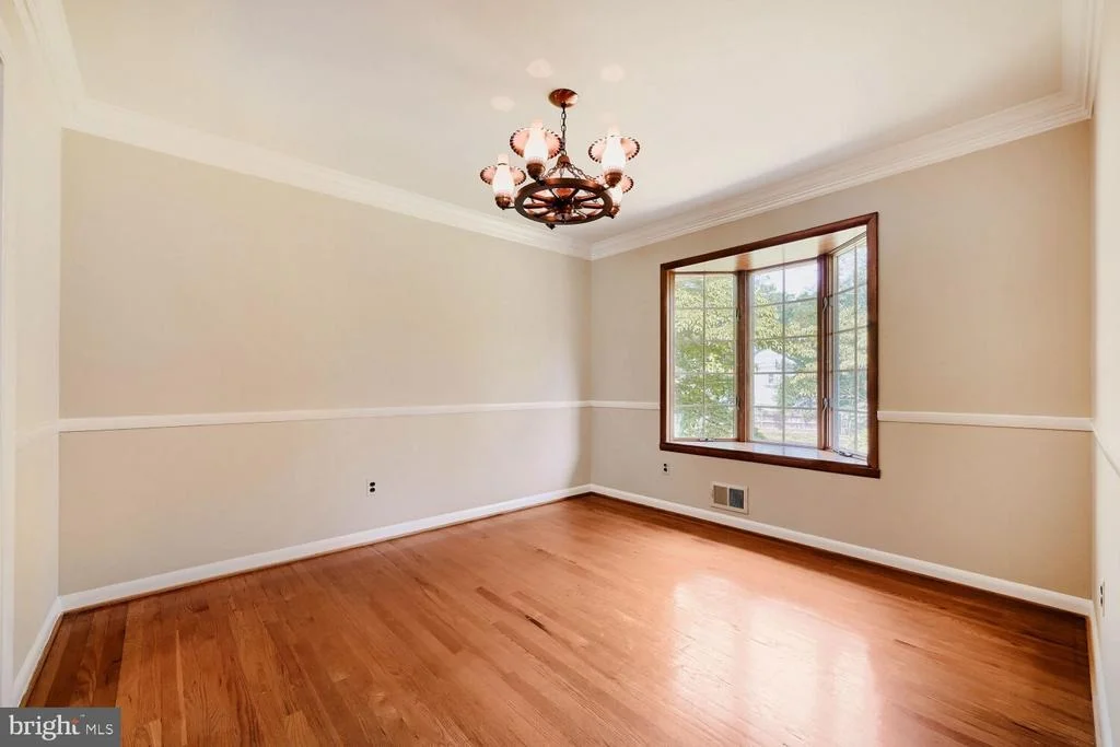 Photo of 304 PINE CIRCLE