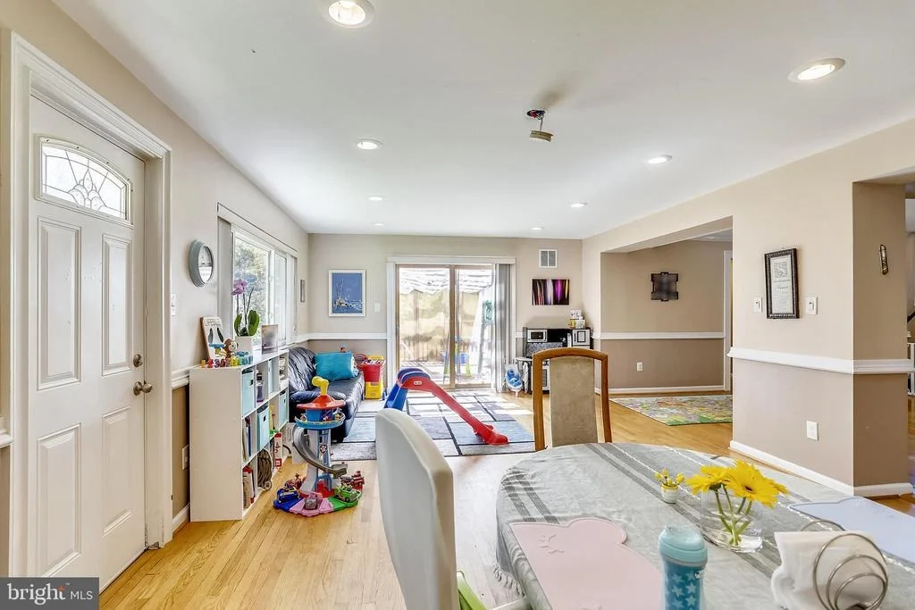 Photo of 816 HILLSBORO DRIVE