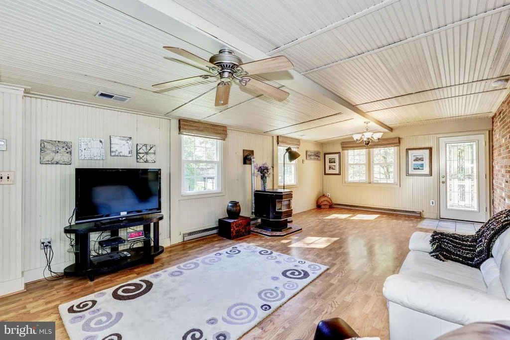 Photo of 18112 MUNCASTER ROAD