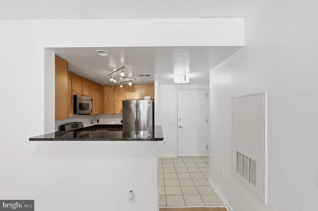 Photo of Unit 201 at 930 WAYNE AVENUE