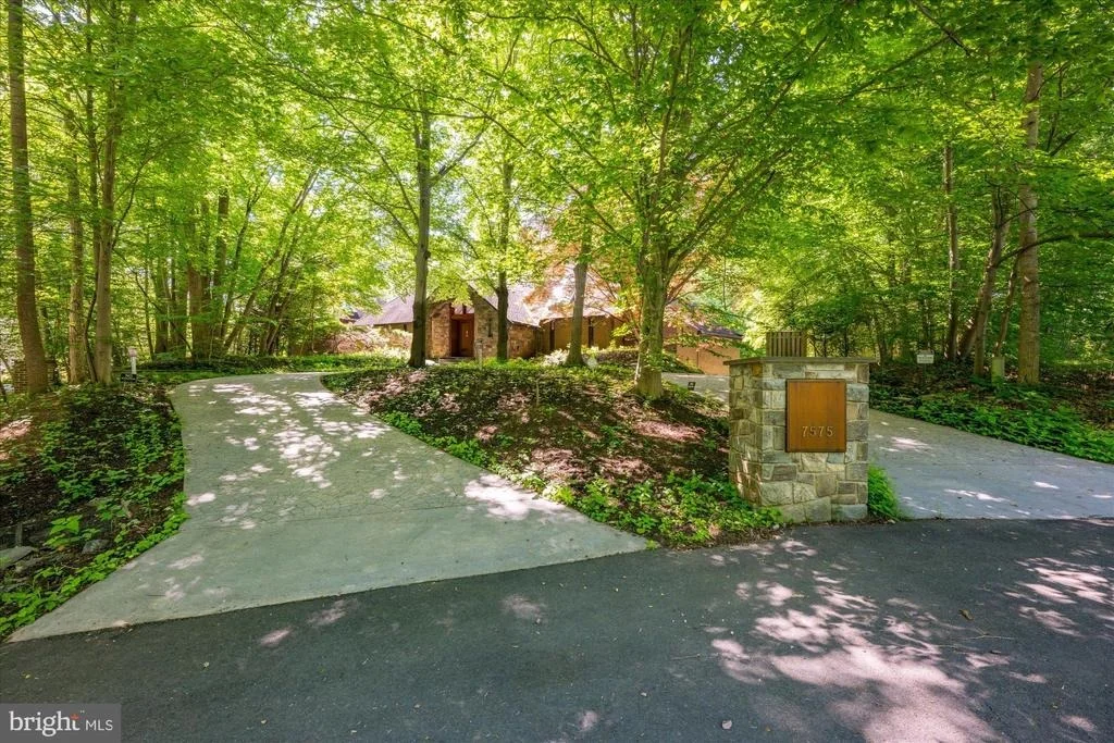 Photo of 7575 POTOMAC FALL ROAD
