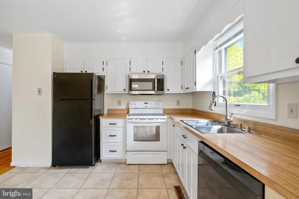Photo of 10225 ALLVIEW DRIVE