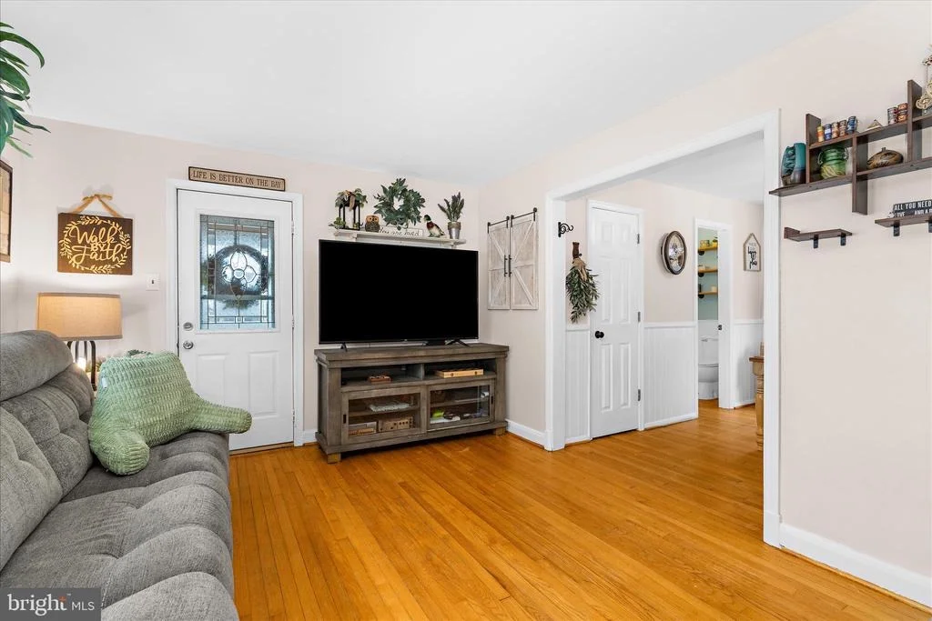 Photo of 7803 LINTHICUM ROAD