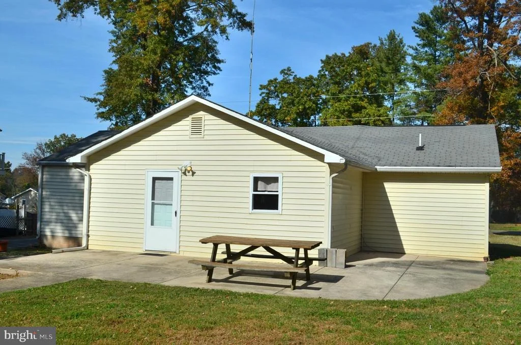 Photo of 8907 YORKSHIRE LANE
