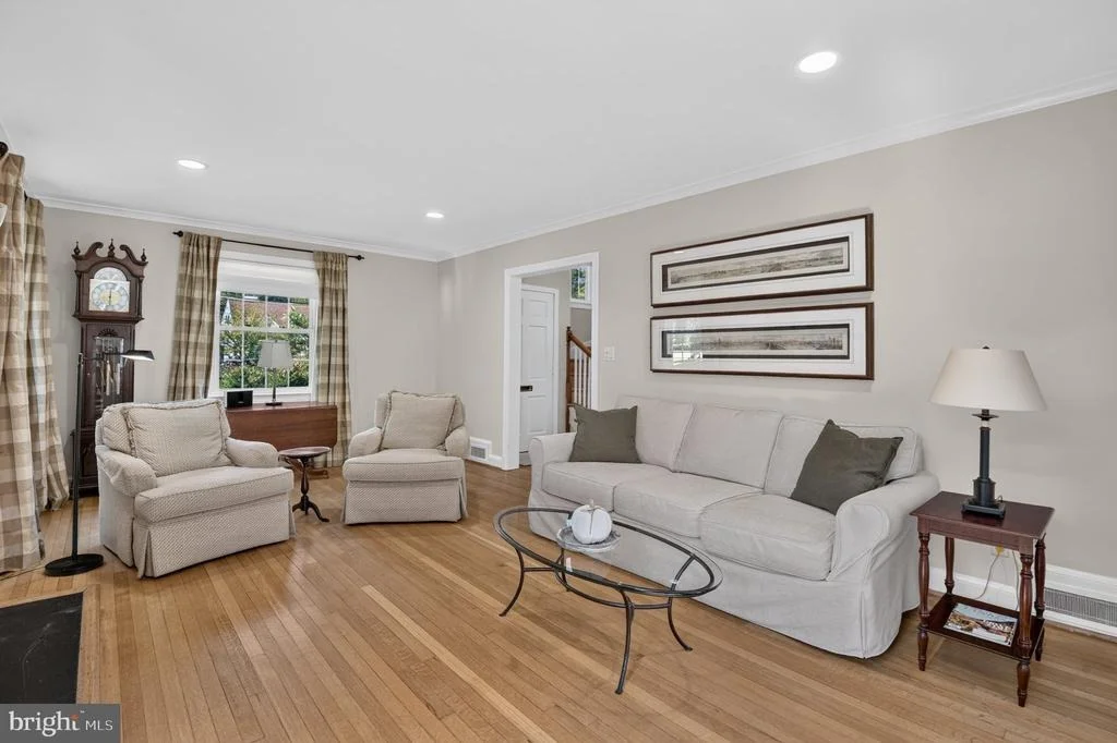 Photo of 104 WILLIAMSBURG DRIVE