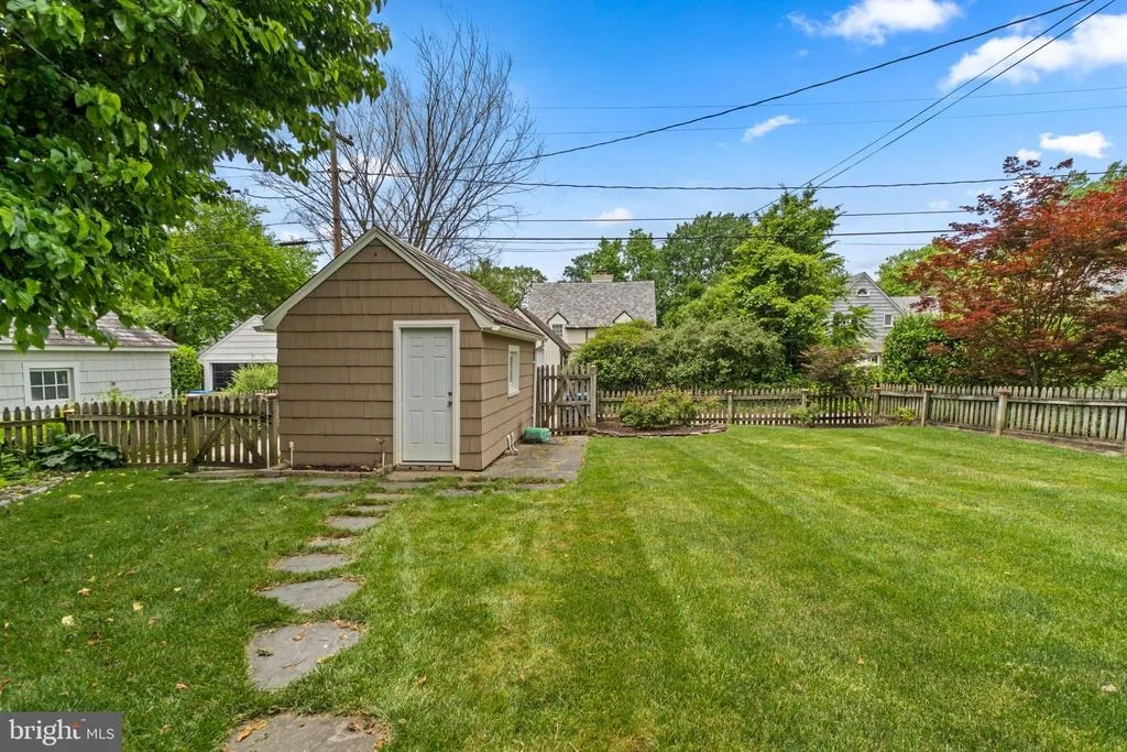 Photo of 322 SAINT DUNSTANS ROAD