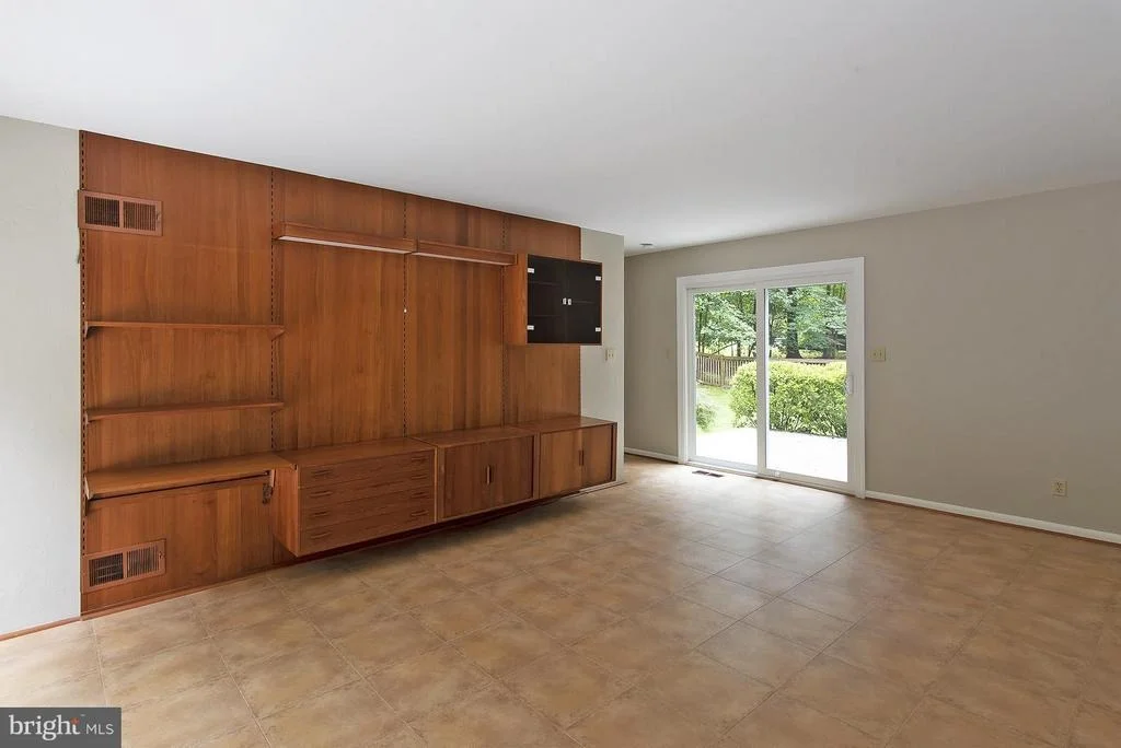 Photo of 7101 WOLF DEN ROAD