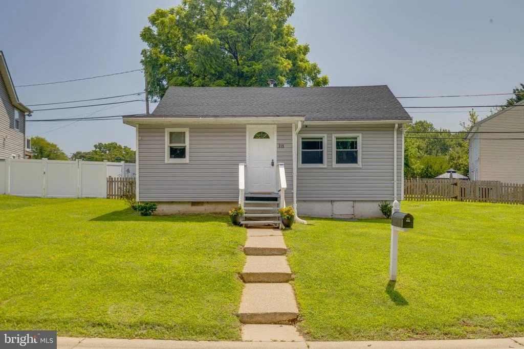 Photo of 215 GLIDER DRIVE