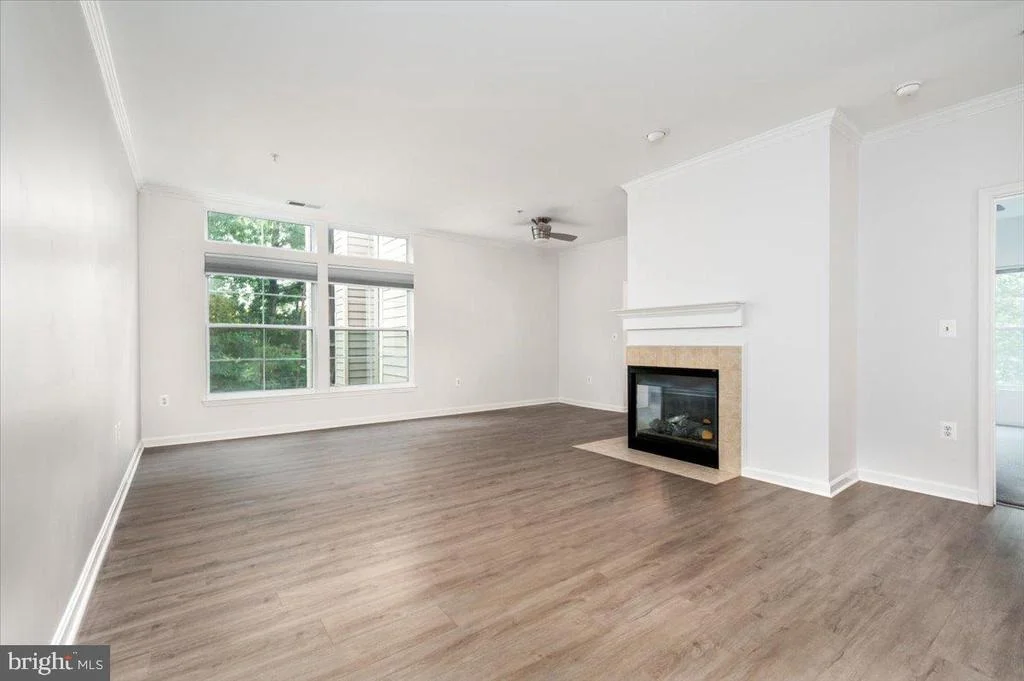 Photo of Unit 921 at 921 SPINNAKER WAY