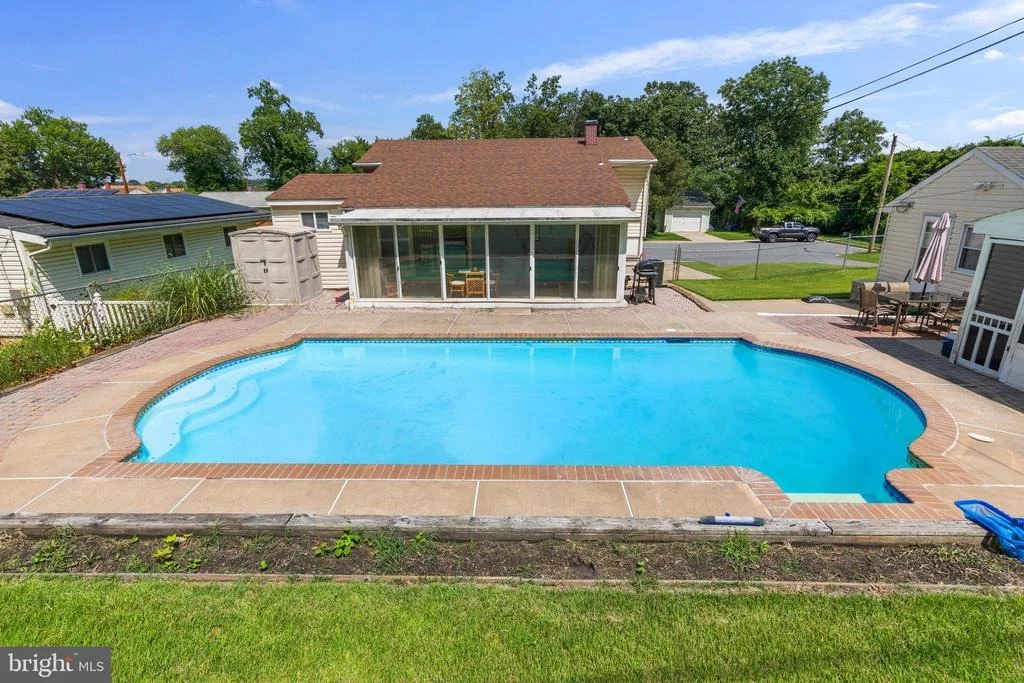 Photo of 5608 HUNTSMOOR ROAD