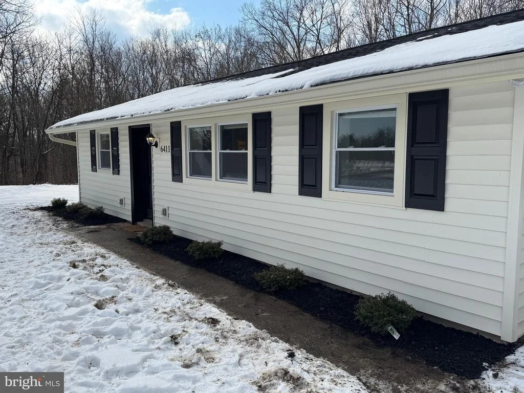 Photo of 6411 DAVIS ROAD