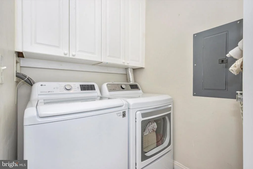 Photo of Unit 415 at 2500 WATERSIDE DRIVE