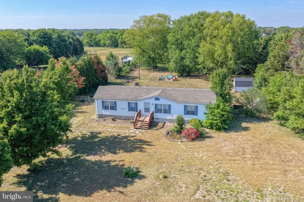 Photo of 6195 WATSON ROAD