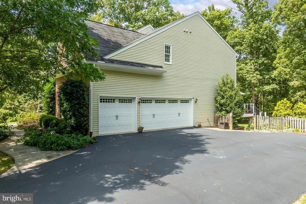 Photo of 5749 YEWING WAY