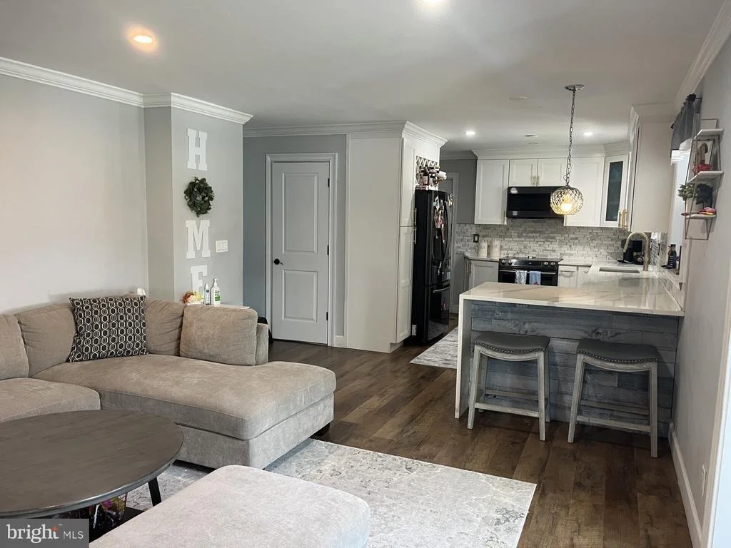 Photo of 2 LEE COURT