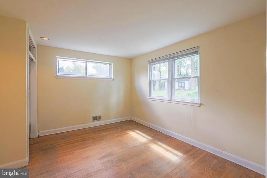Photo of 6206 WINNER AVENUE
