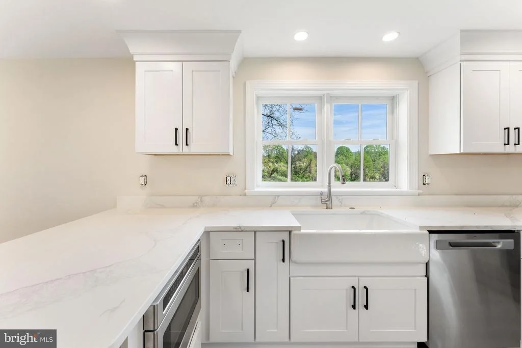 Photo of 11066 MORELAND ROAD