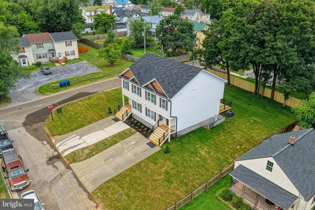 Photo of 231 MOSBY LANE