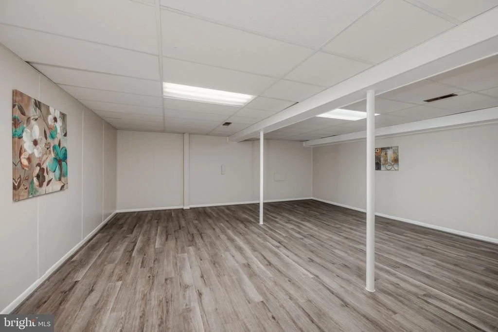 Photo of 8815 BURBANK ROAD