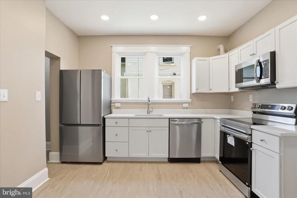 Photo of 819 SUMMIT AVENUE