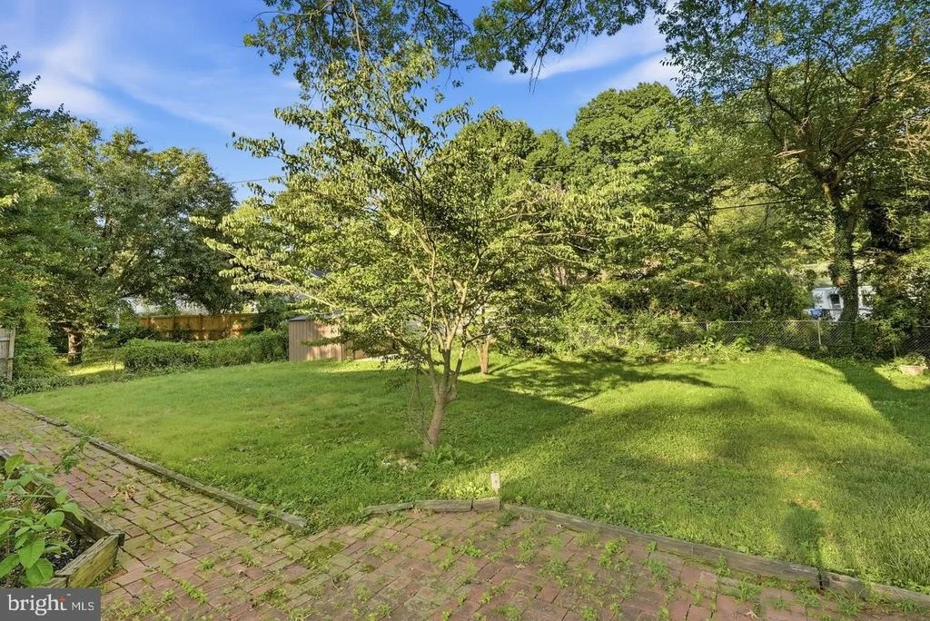 Photo of 1206 BEECHWOOD DRIVE