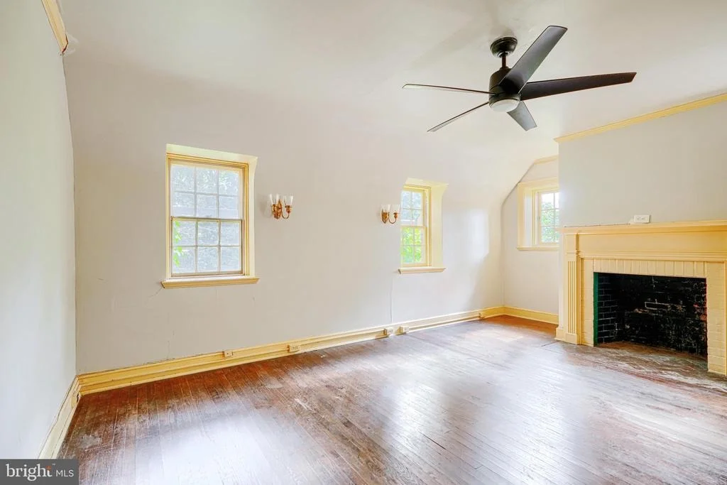 Photo of 15 W COLD SPRING LANE