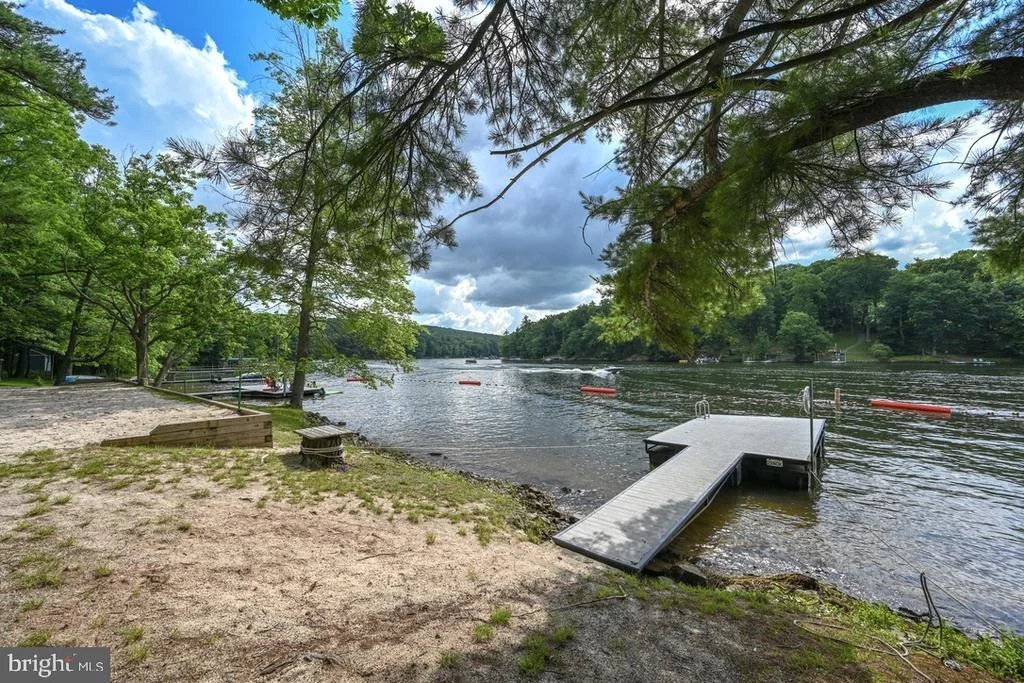 Photo of 332 HIGH POINT DRIVE