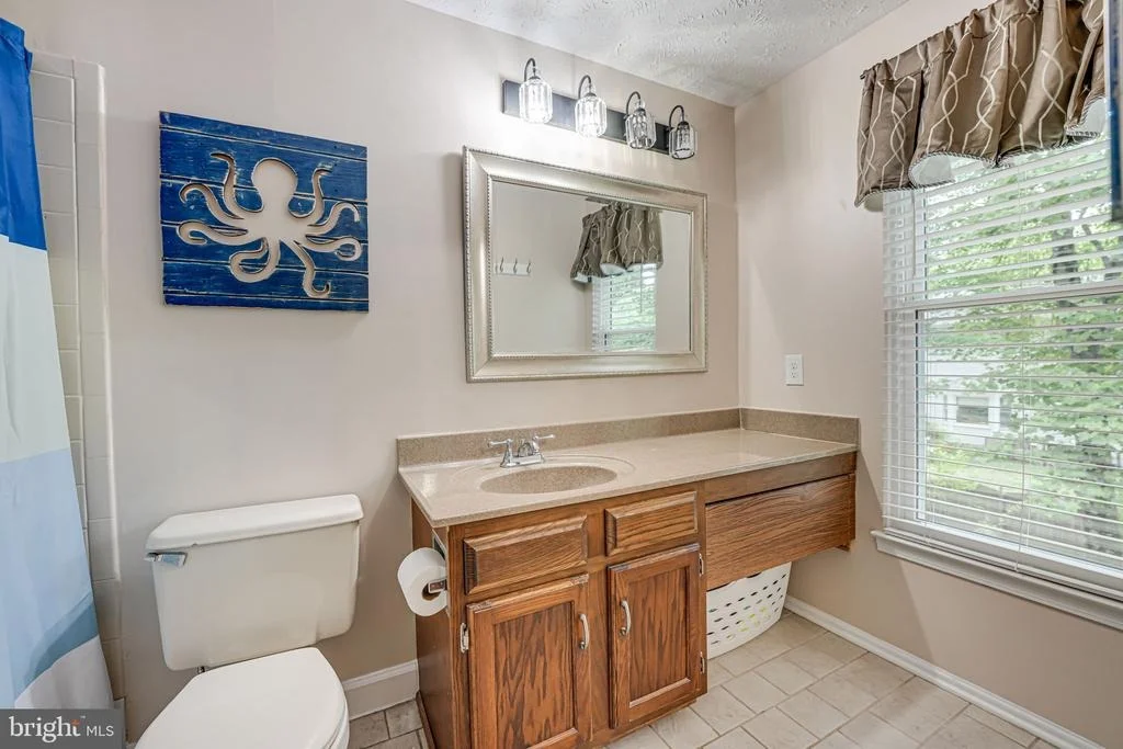 Photo of 15198 HOLLEYSIDE DRIVE