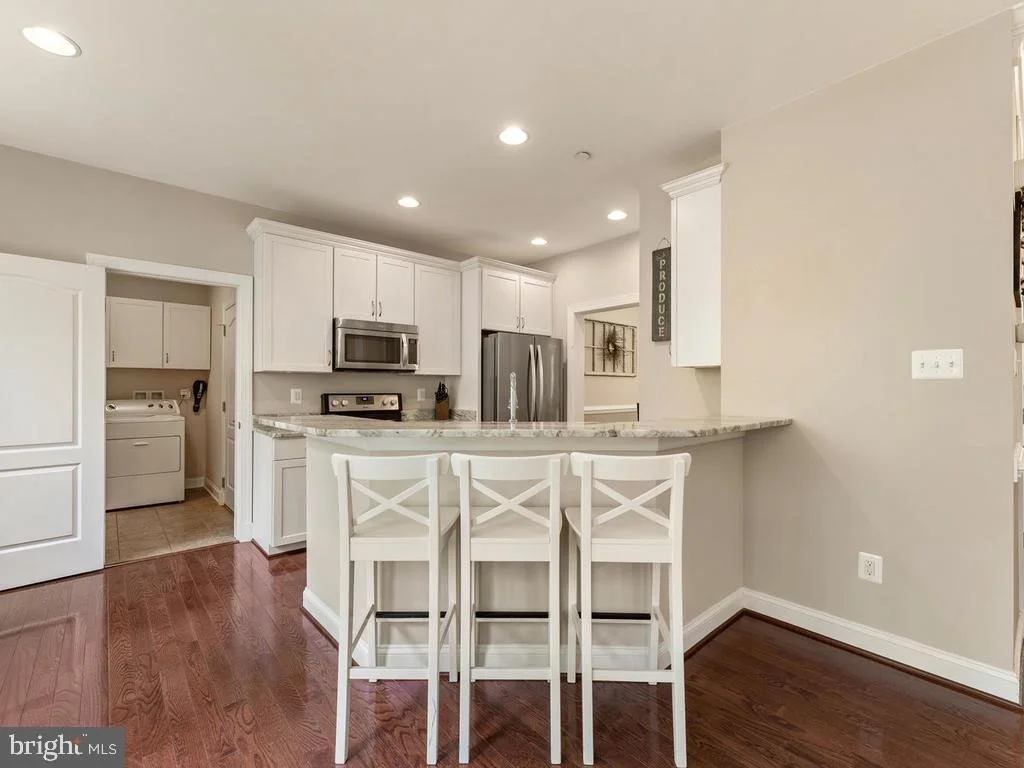 Photo of 995 WILDA DRIVE