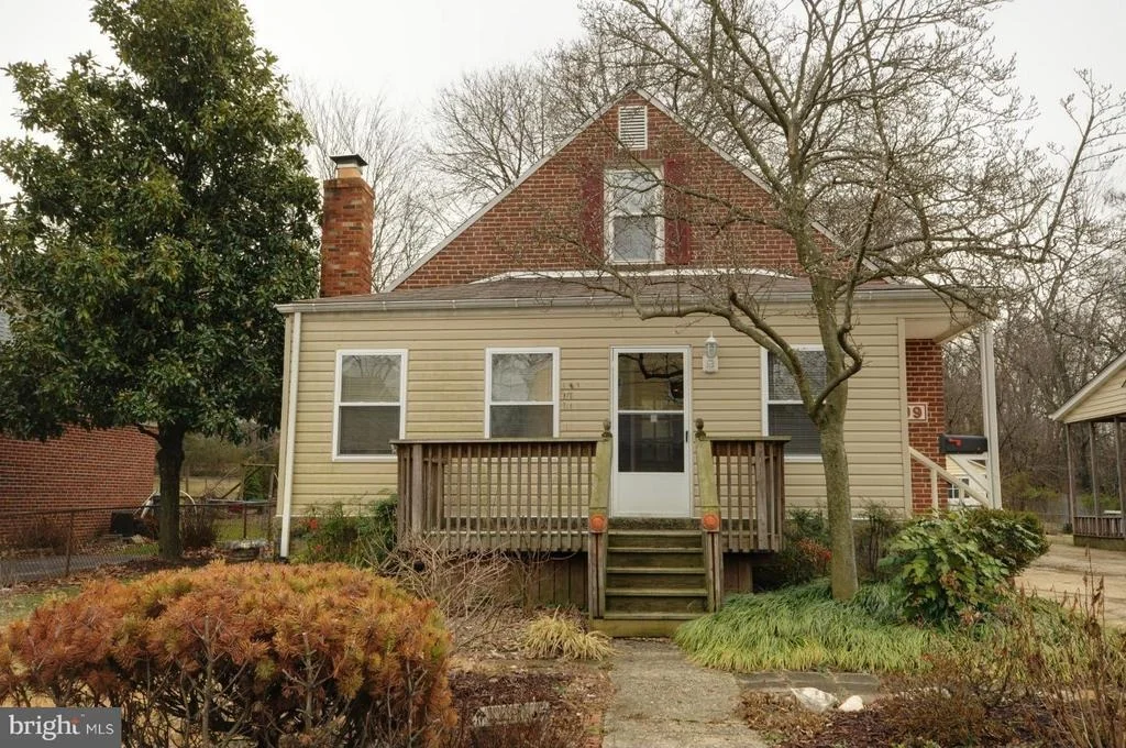 Photo of 209 HILLENDALE AVENUE