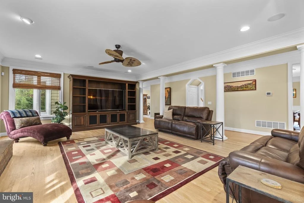 Photo of 370 EAGLE HILL ROAD