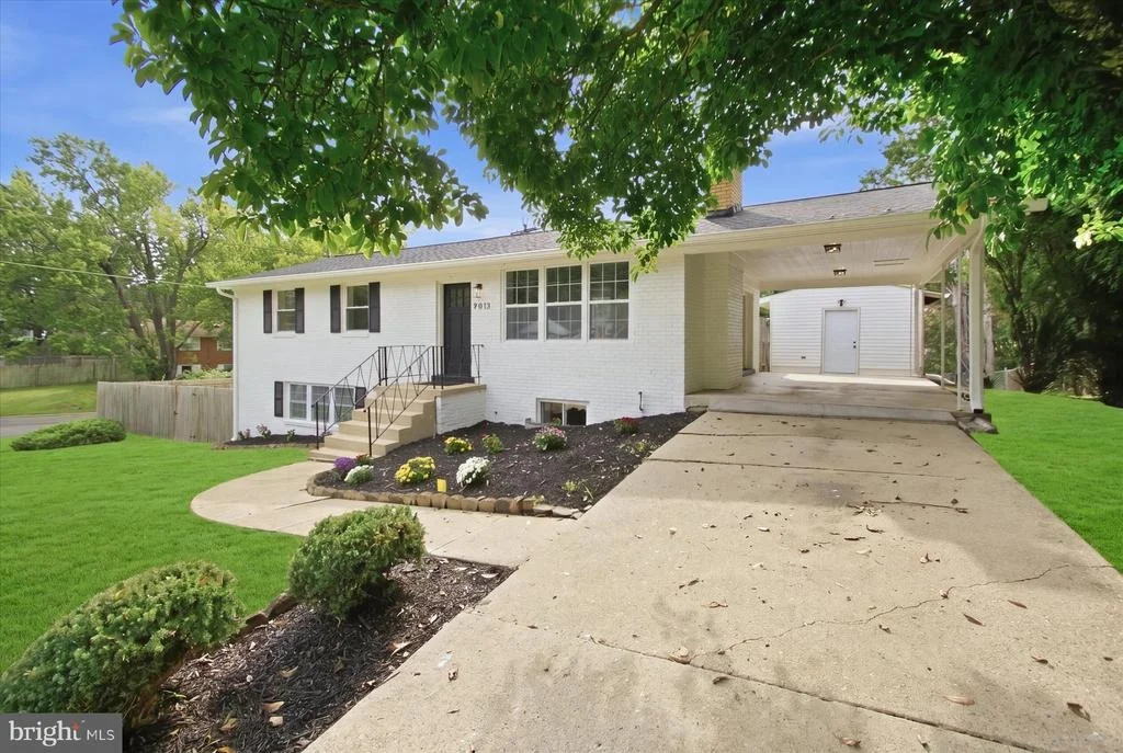 Photo of 9013 PINEHURST DRIVE