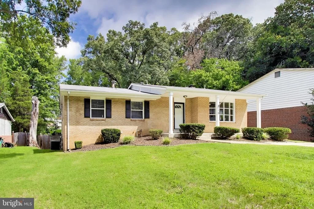 Photo of 715 CALVERT LANE