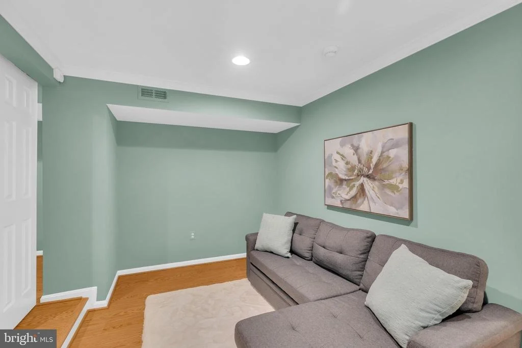 Photo of 8323 ARGENT CIRCLE