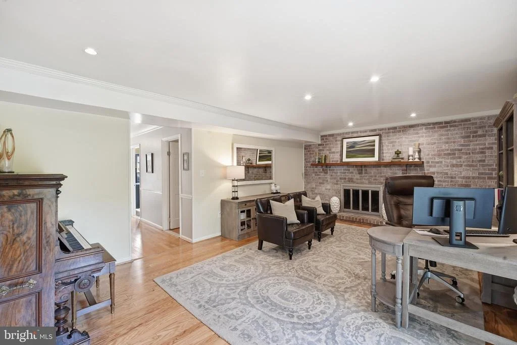 Photo of 15108 CENTERGATE DRIVE