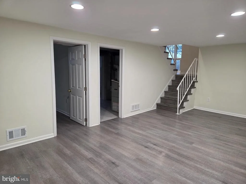 Photo of 5912 WINNER AVENUE