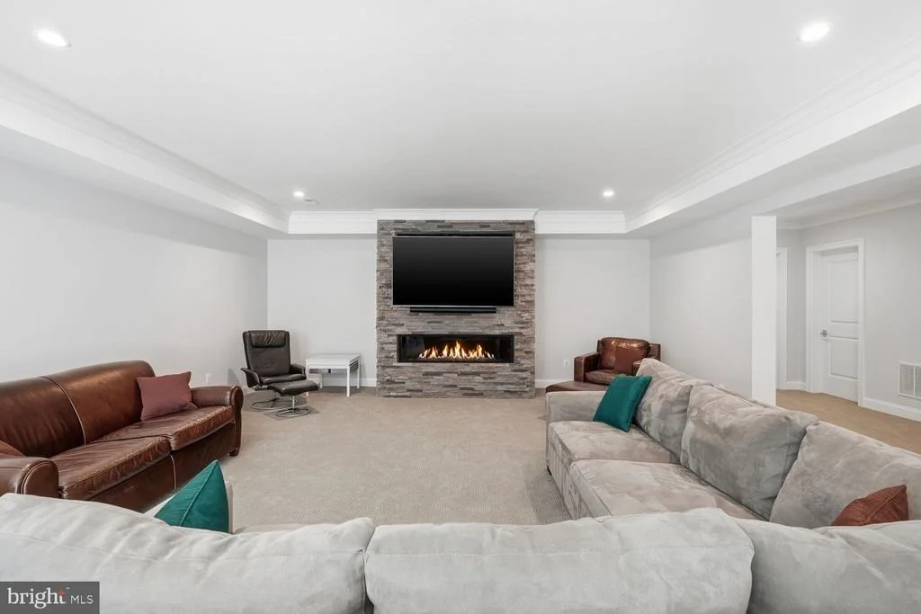 Photo of 6909 ARBOR LANE