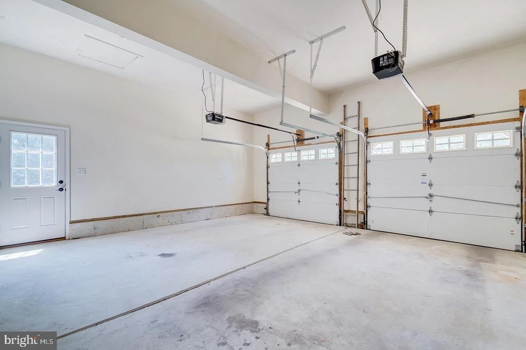 Photo of 142 W SHORE DRIVE