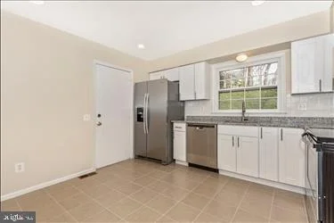 Photo of 2010 ALABASTER DRIVE
