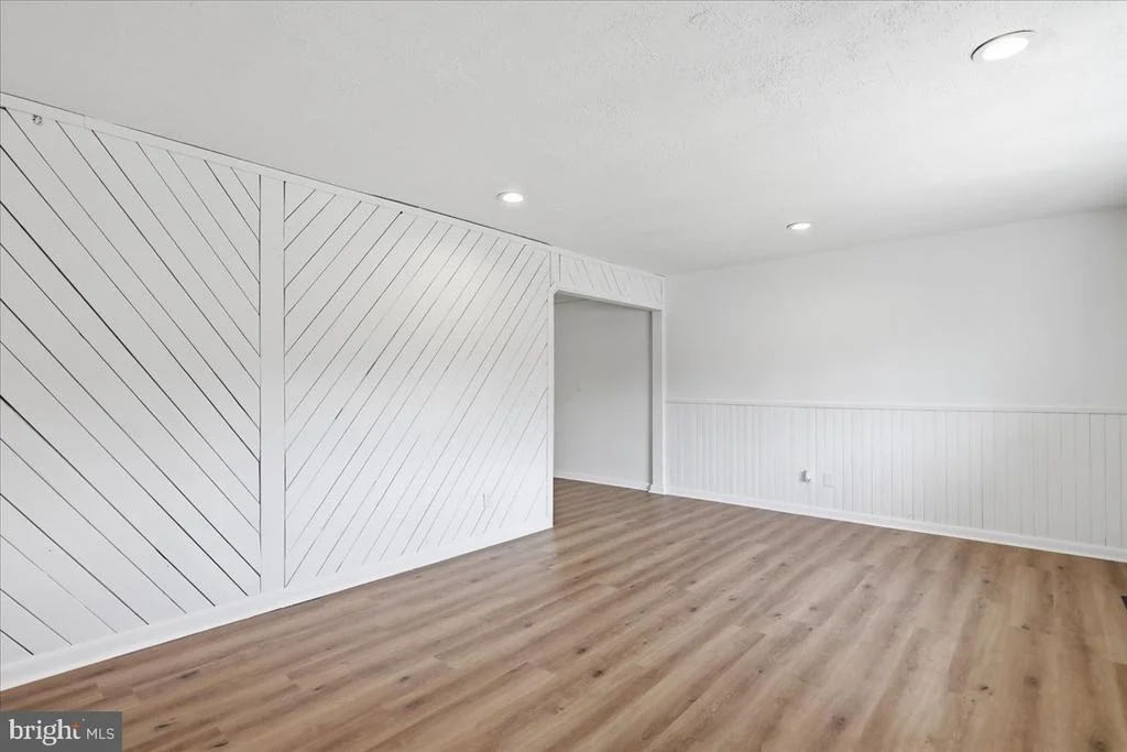 Photo of 1405 OUTER DRIVE