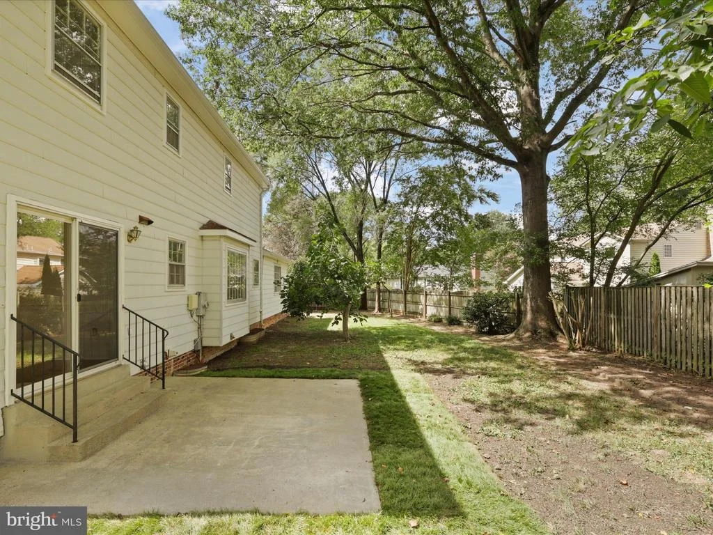 Photo of 8223 TREEBROOKE LANE