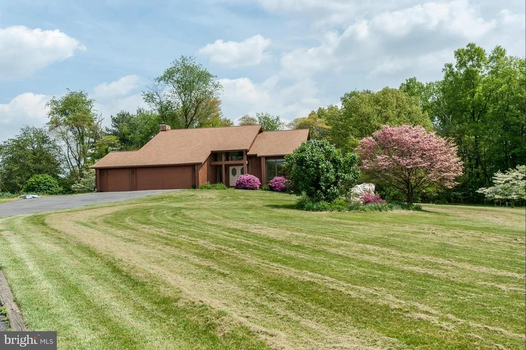 Photo of 3841 MOUNT AIRY DRIVE