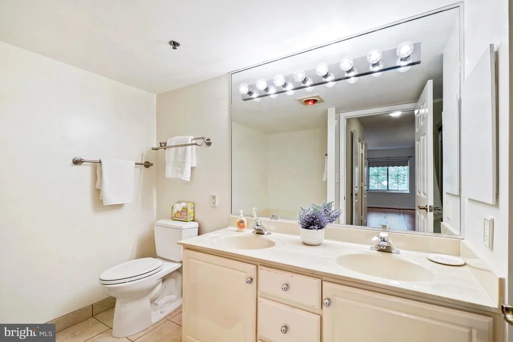 Photo of Unit 206 at 14805 PENNFIELD CIRCLE