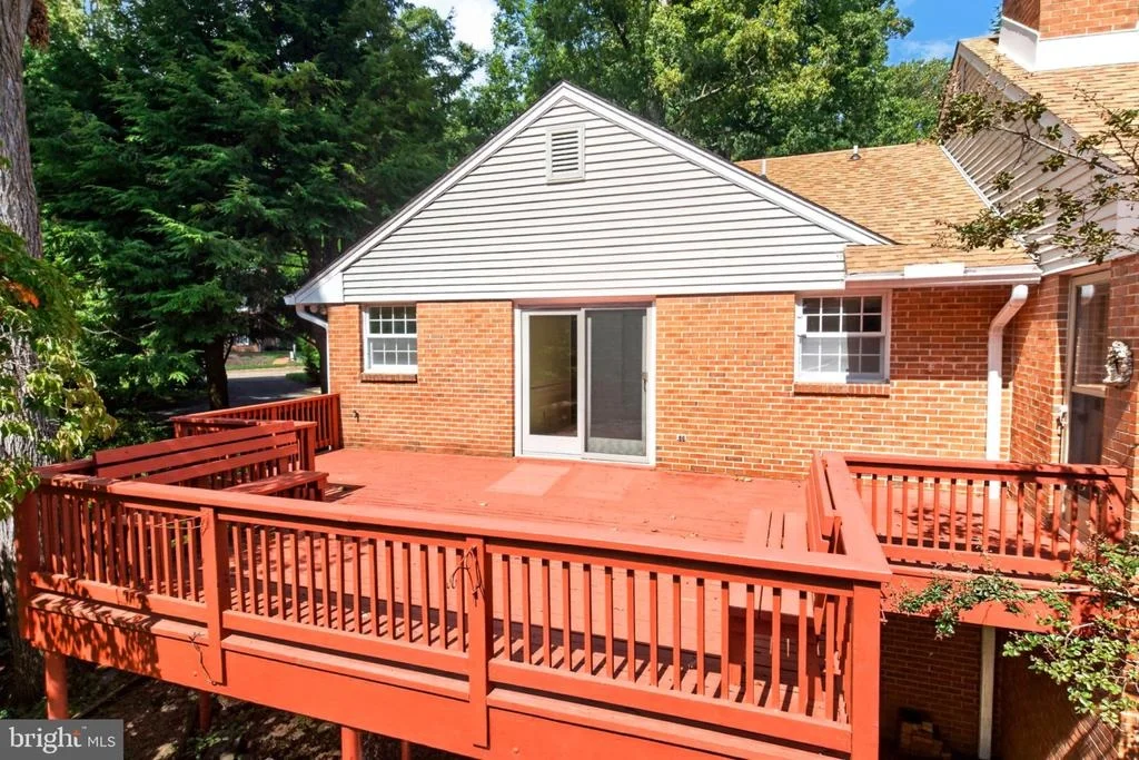 Photo of 10 CHILTON ROAD