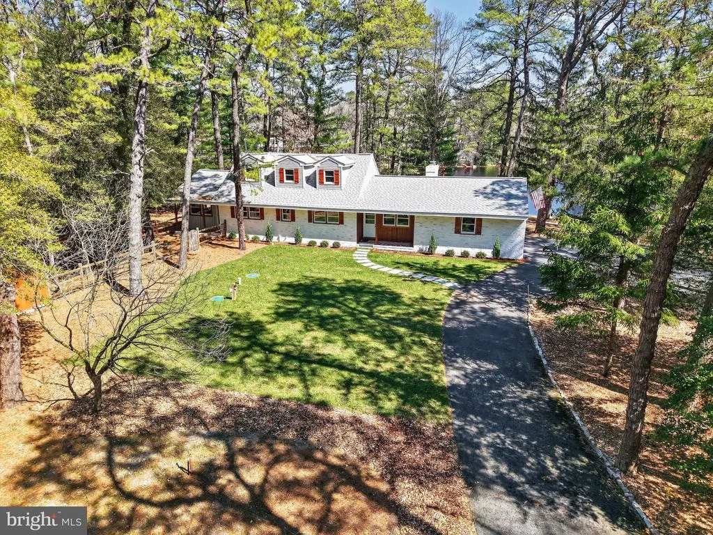 Photo of 113 W CENTENNIAL DRIVE