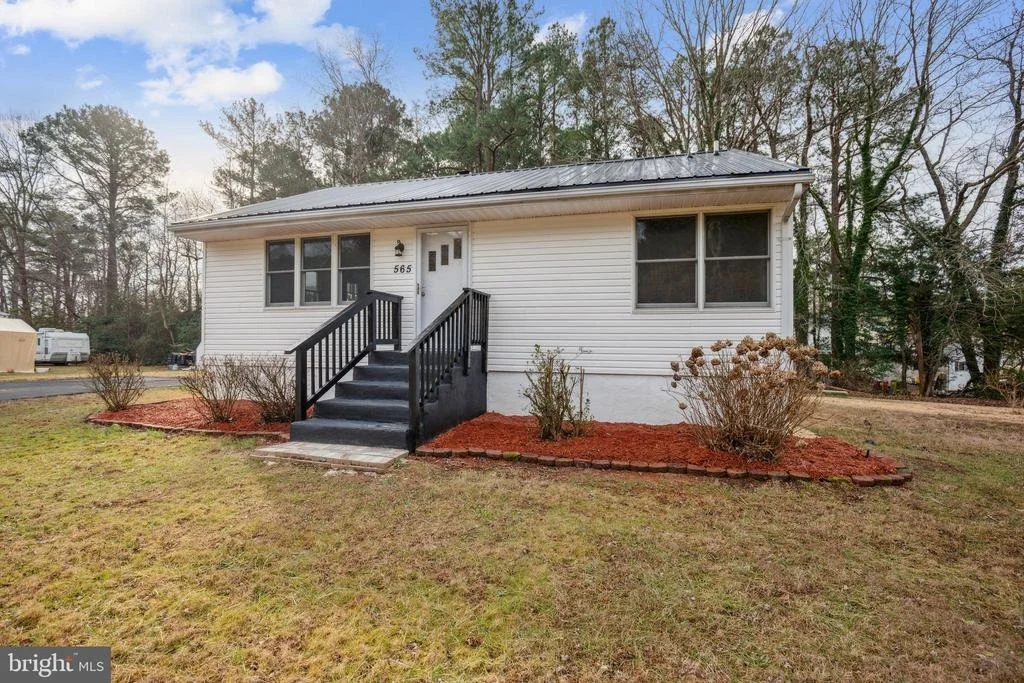 Photo of 565 TWIN COVE LANE