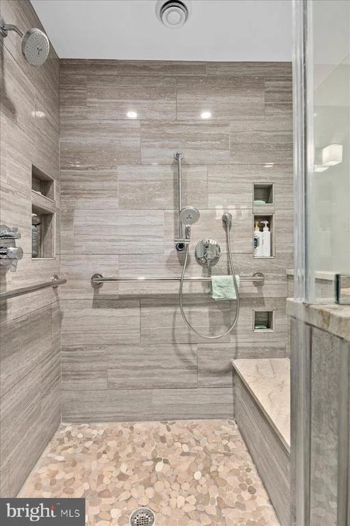 Photo of 9352 MOUNT VERNON CIRCLE