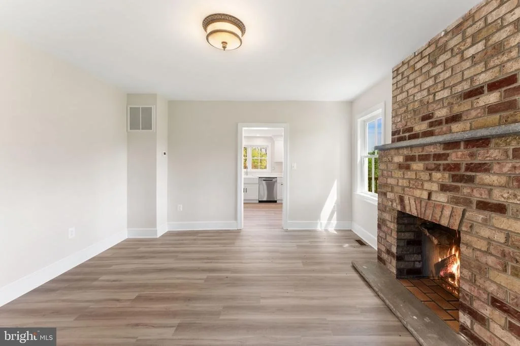 Photo of 11066 MORELAND ROAD