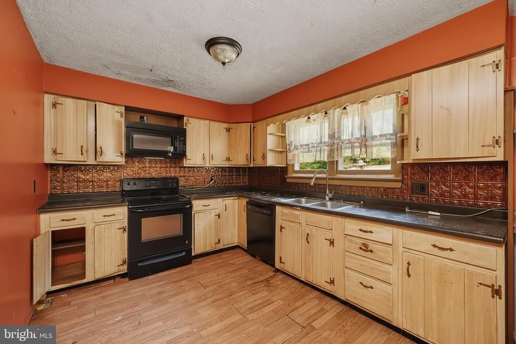 Photo of 828 LEE ROAD